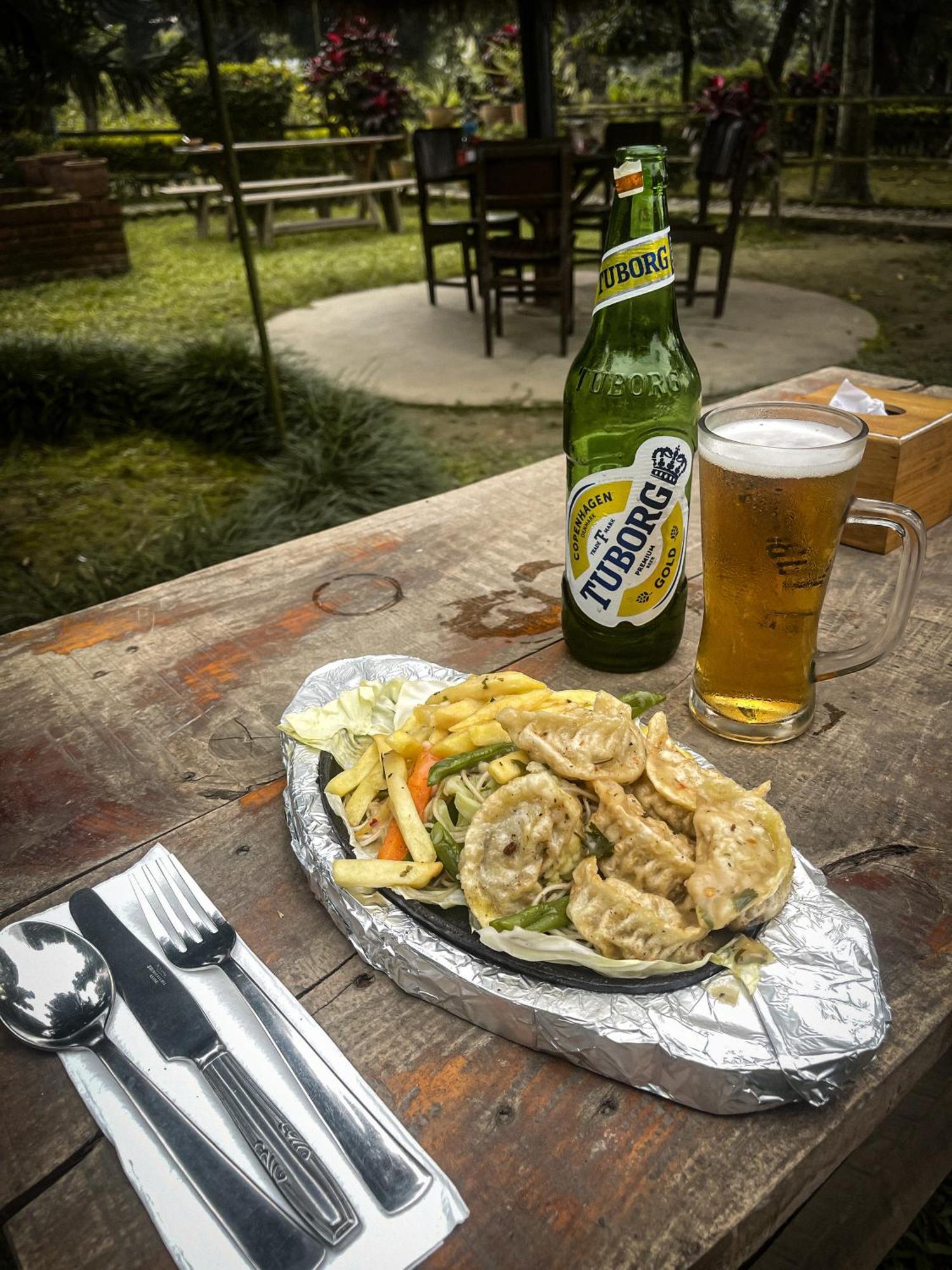 Hotel Tharu Garden And Beer Bar Chitwan Bagian luar foto